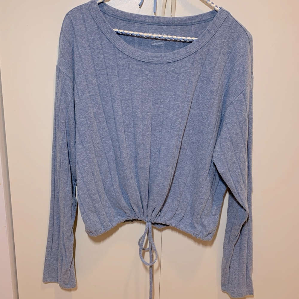American eagle long-sleeve crop tee 💙
